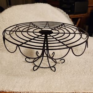 Black Metal Wire Cake Stand